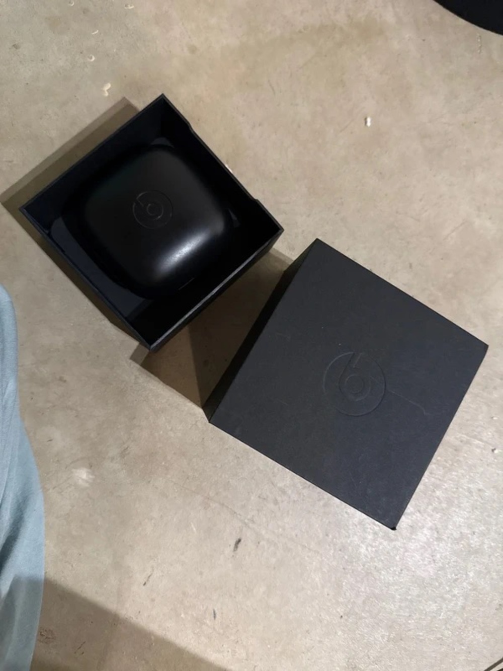 Beats Apple genuine Powerbeats Pro A2078 replacement Charging Case charger